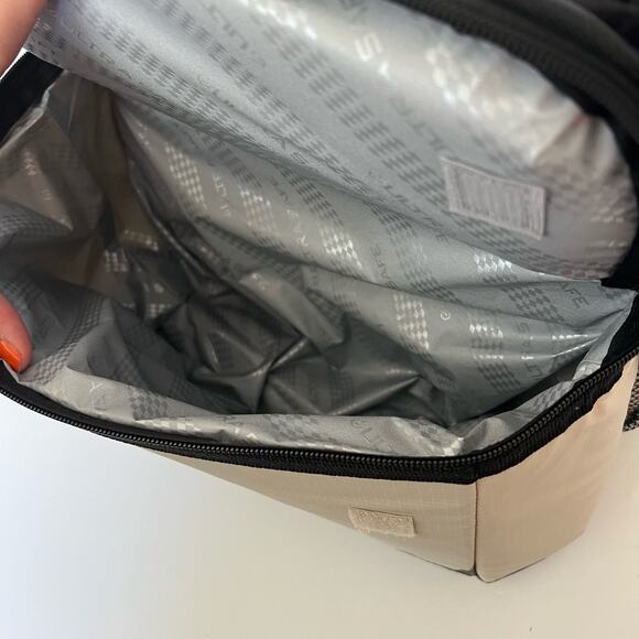 Tommy Bahama Zipperless Hardbody Cooler with Cup Holder 30 Can Capacity Cream - Picture 10 of 16